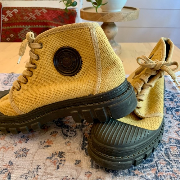 French Veritable Pataugas Canvas High Top Yellow Boots Women’s 11 - Picture 4 of 14